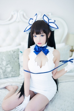 Hestia Cosplay by Tomia 01
