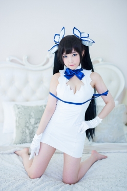 Hestia Cosplay by Tomia 02